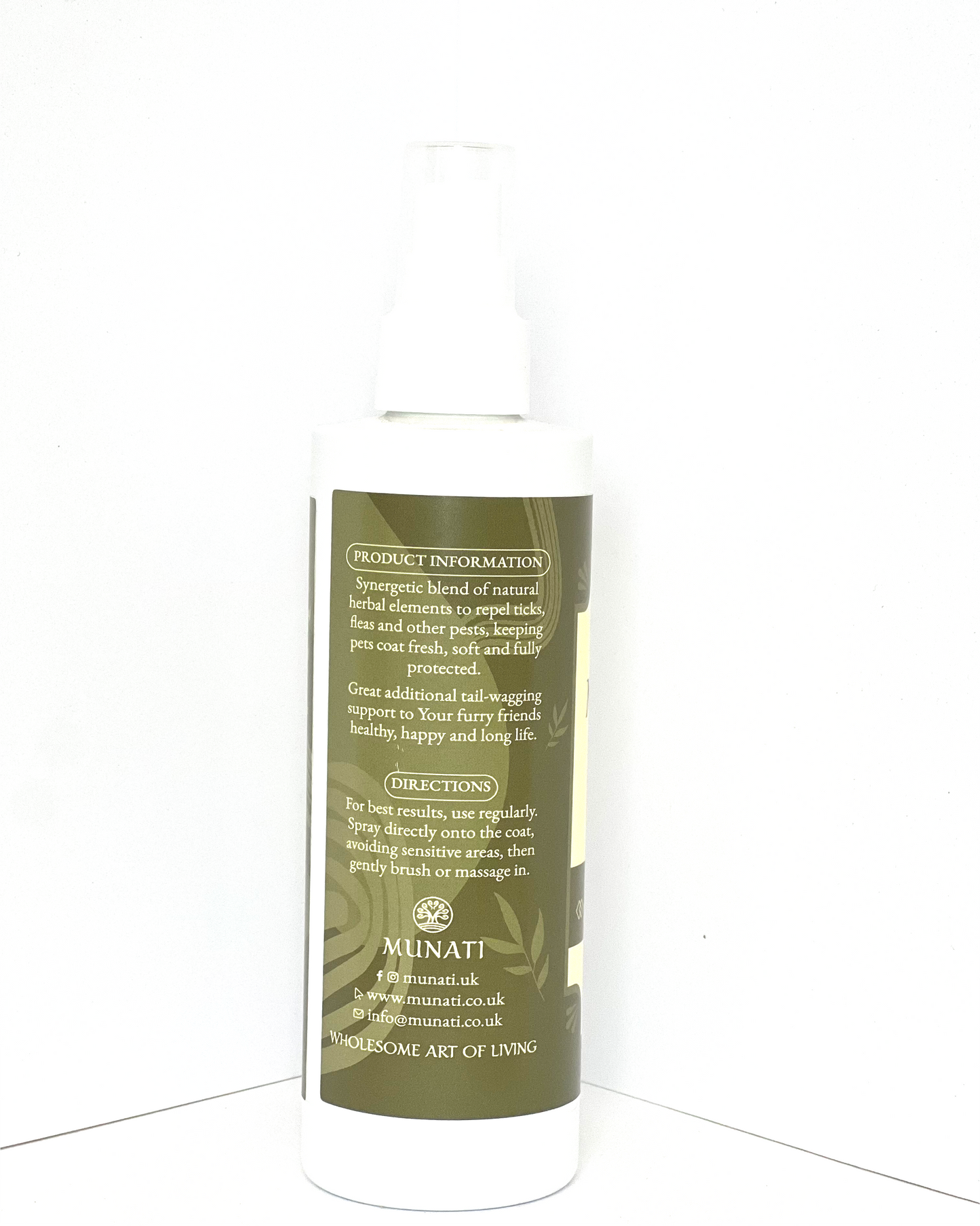 Natural Aromatherapy 'Flea and Tick Defence Spray' For Pets, Munati, 200ml